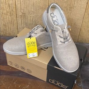 NWT IN BOX Hugo Hey Dudes